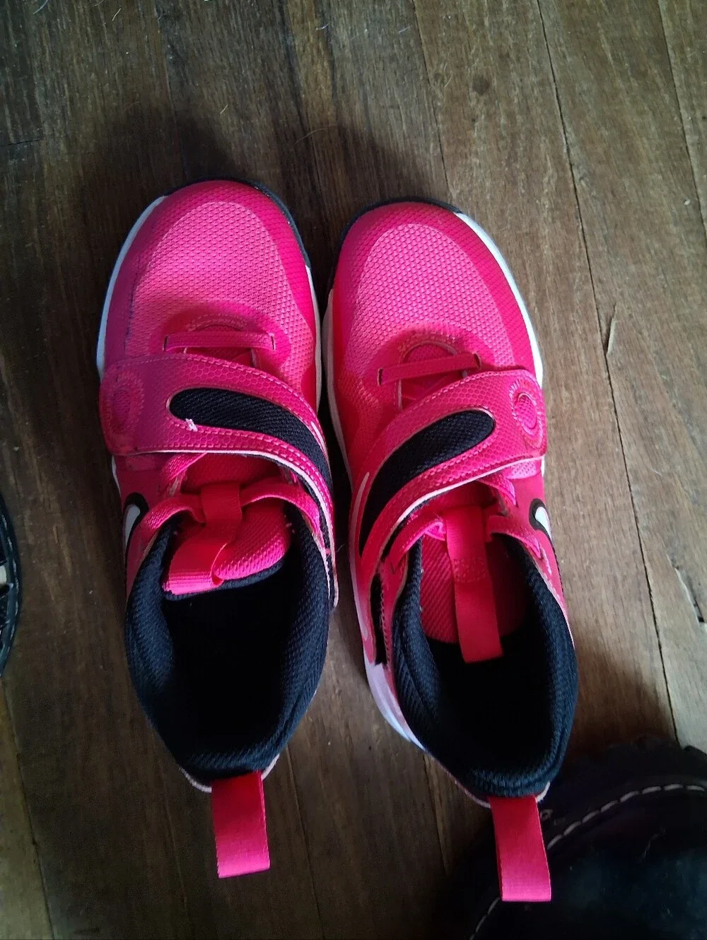 Nike ACG Kids Hot Pink Hook-and-Loop Sneakers